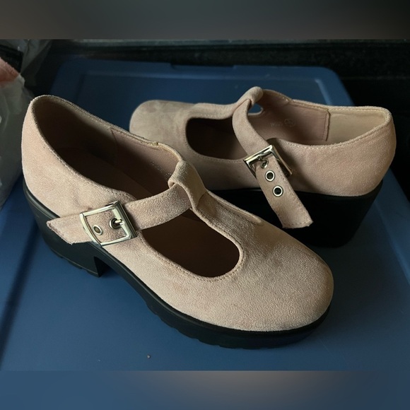 Velvety Close Toed Thick Platform Heel Boots - Picture 2 of 4